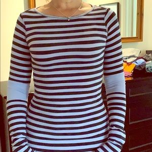 Long sleeve t-shirt.